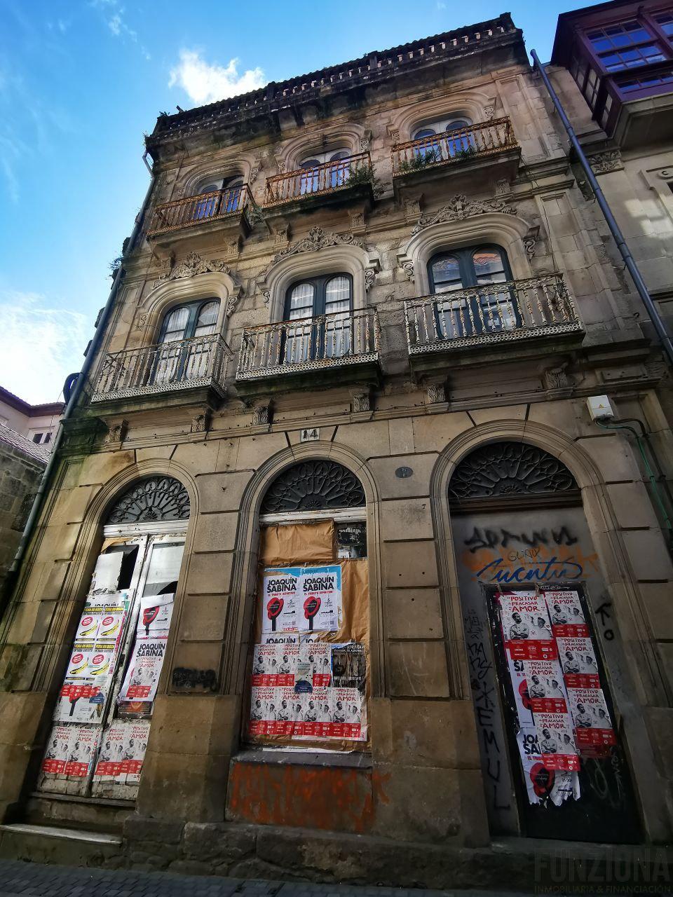 For sale of building in Pontevedra