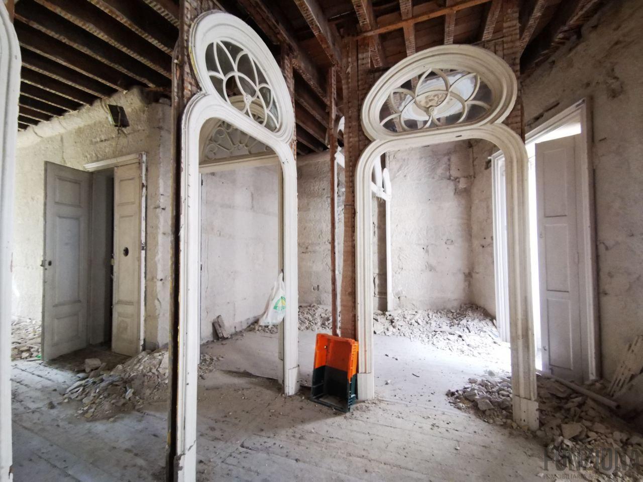 For sale of building in Pontevedra