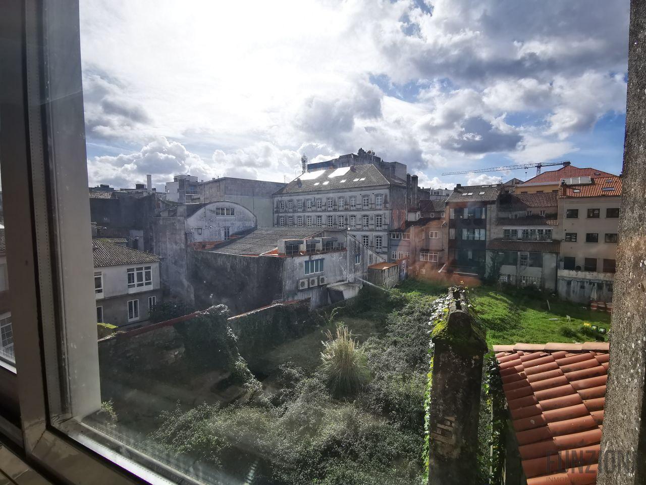 For sale of building in Pontevedra