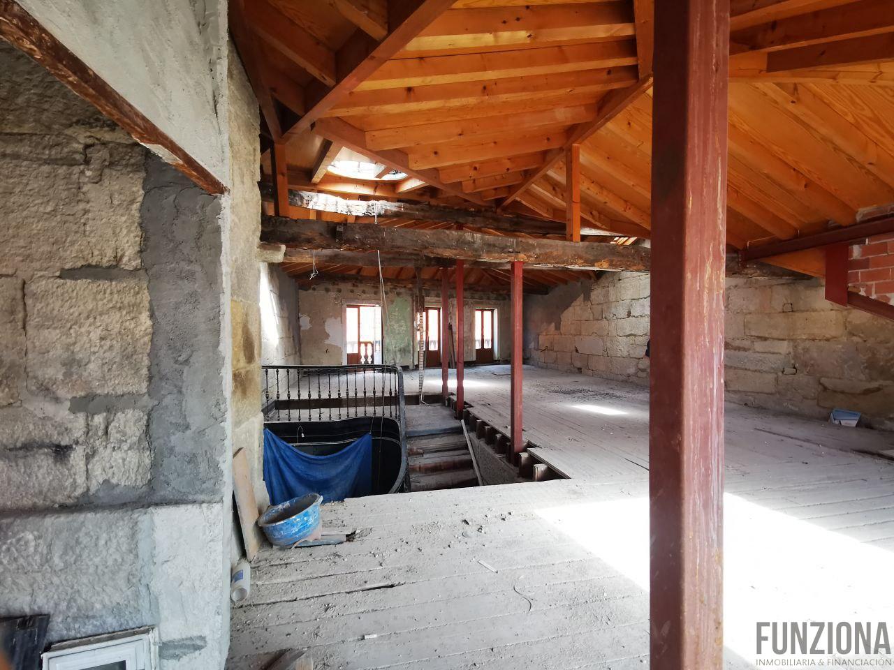 For sale of building in Pontevedra