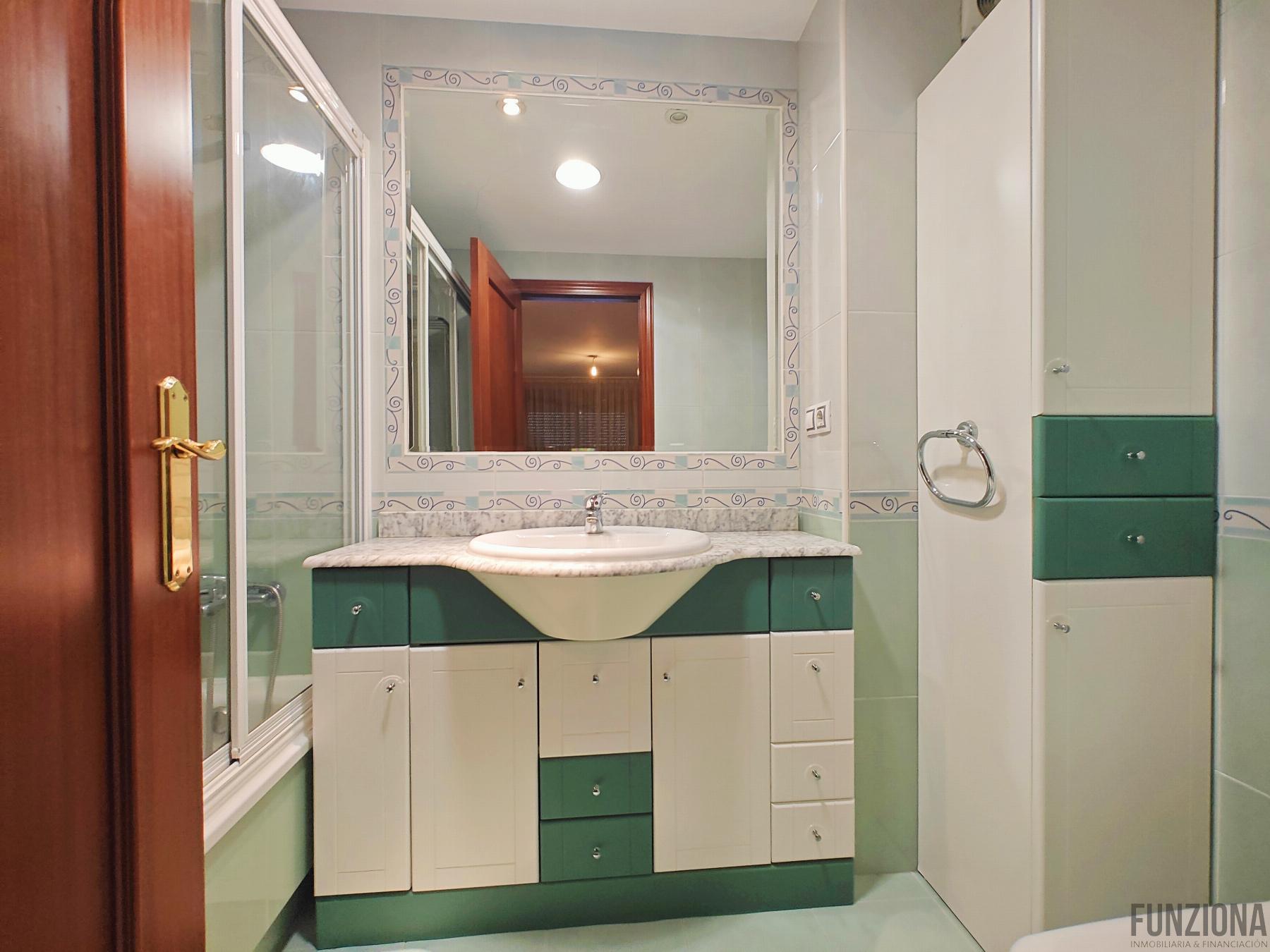 For sale of apartment in Pontevedra