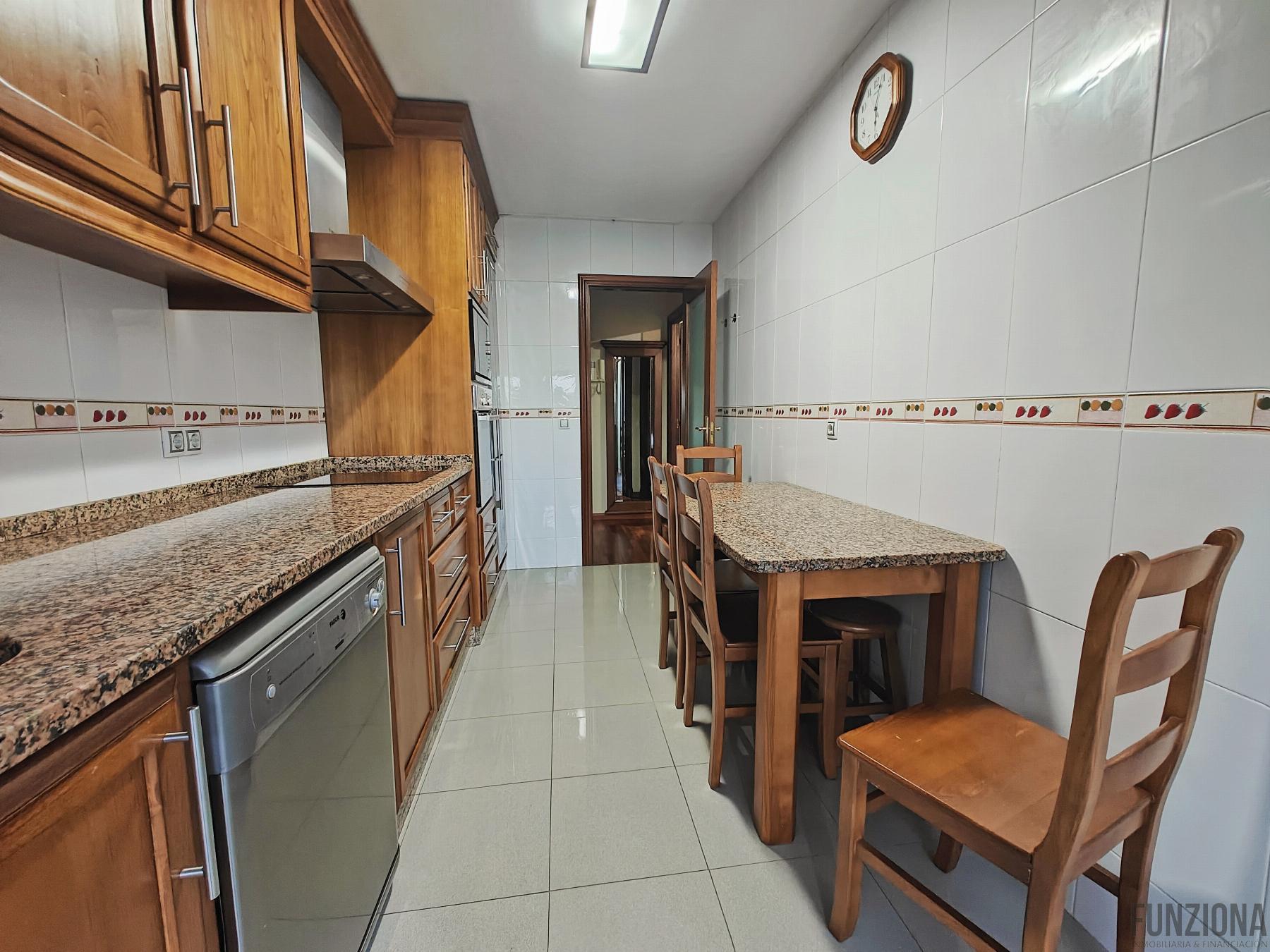 For sale of apartment in Pontevedra