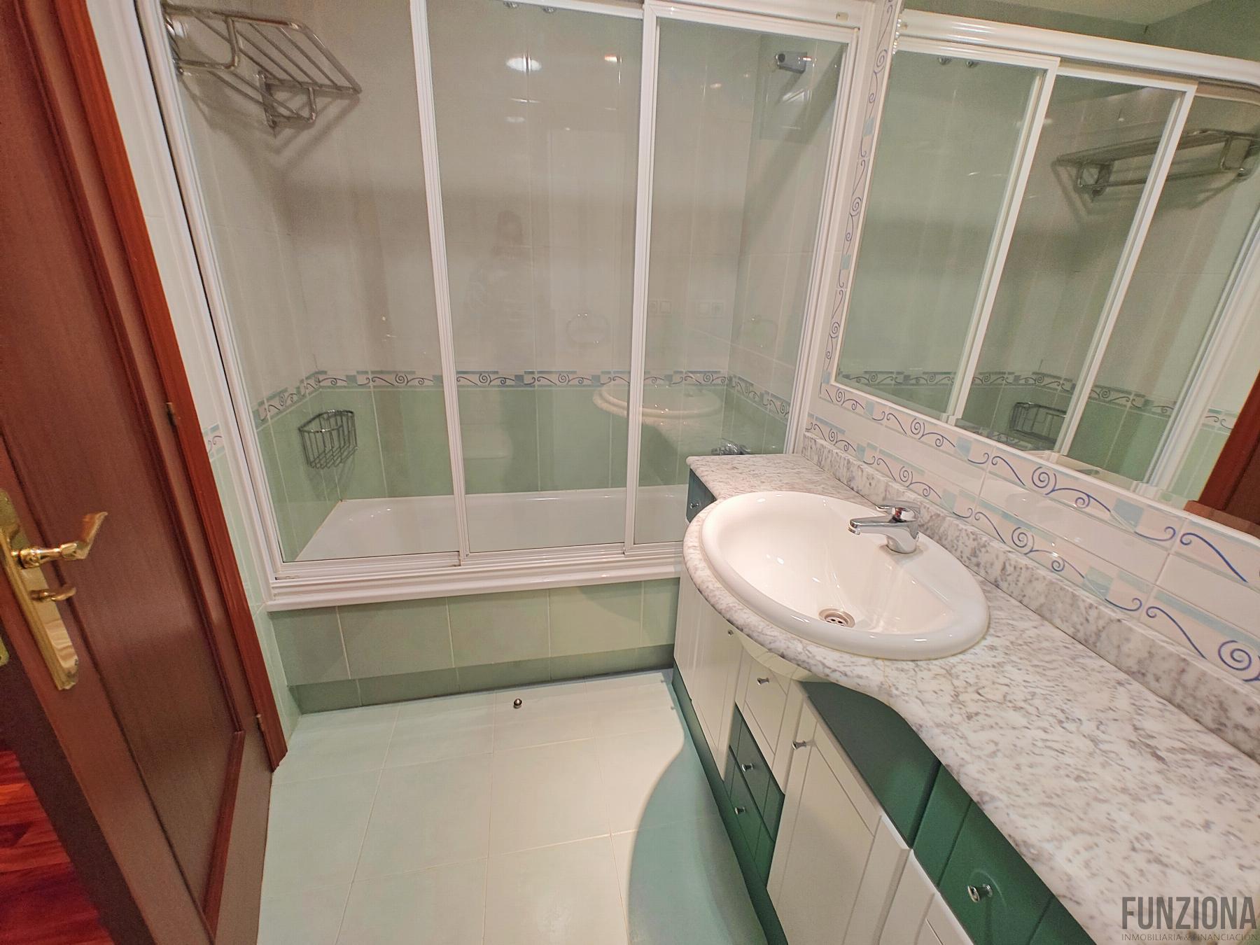 For sale of apartment in Pontevedra