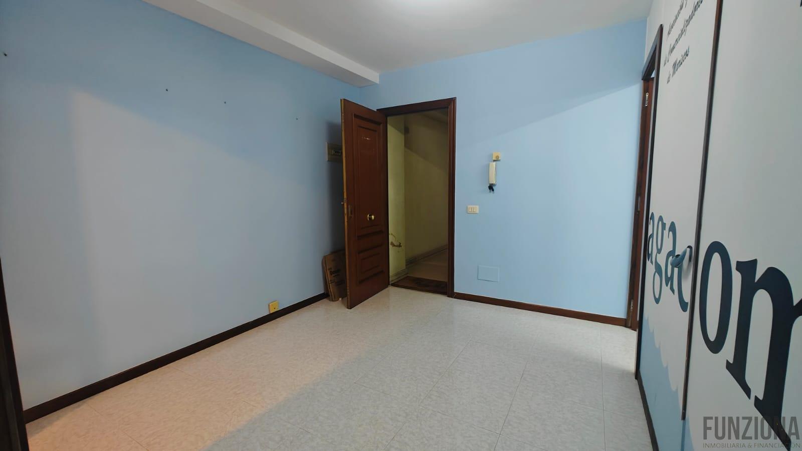 For rent of office in Pontevedra