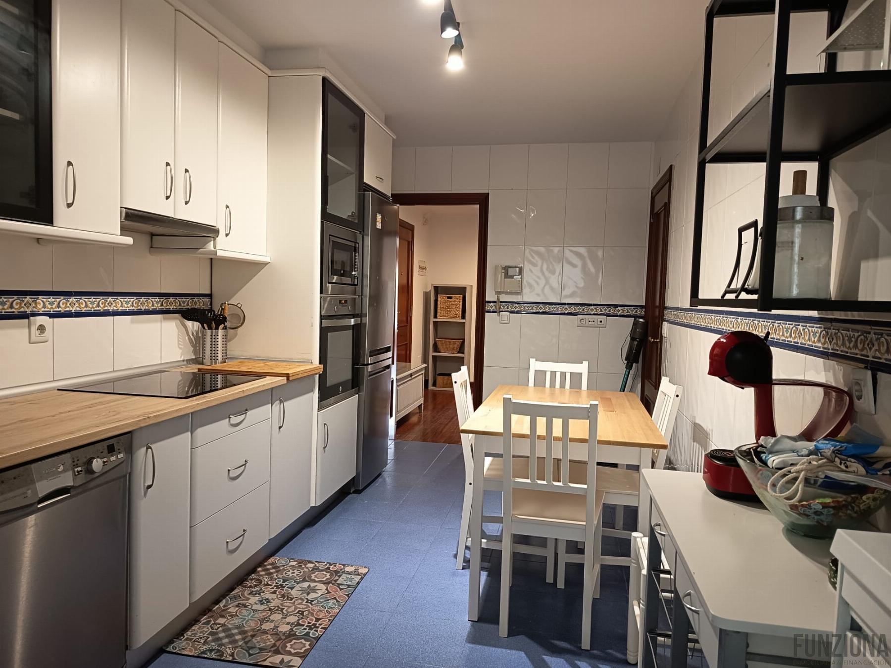 Piso en alquiler  calle Rúa Santa Lucía, Pontevedra  7/27