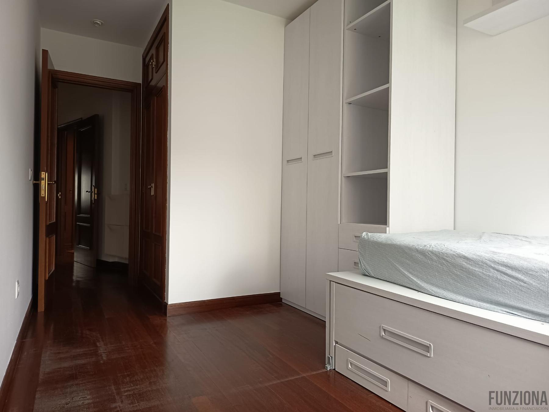 Piso en alquiler  calle Rúa Santa Lucía, Pontevedra  18/27