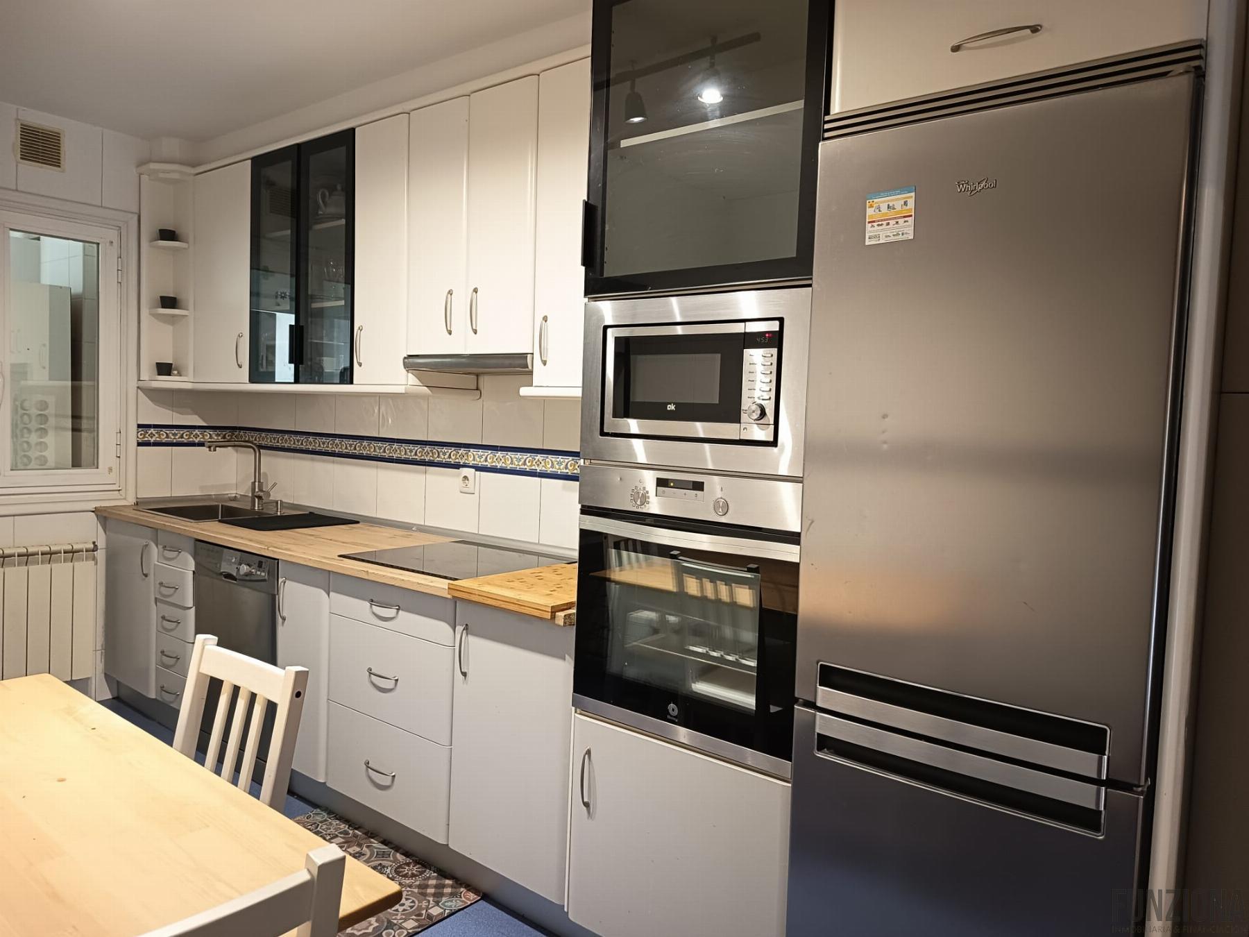 Piso en alquiler  calle Rúa Santa Lucía, Pontevedra  6/27