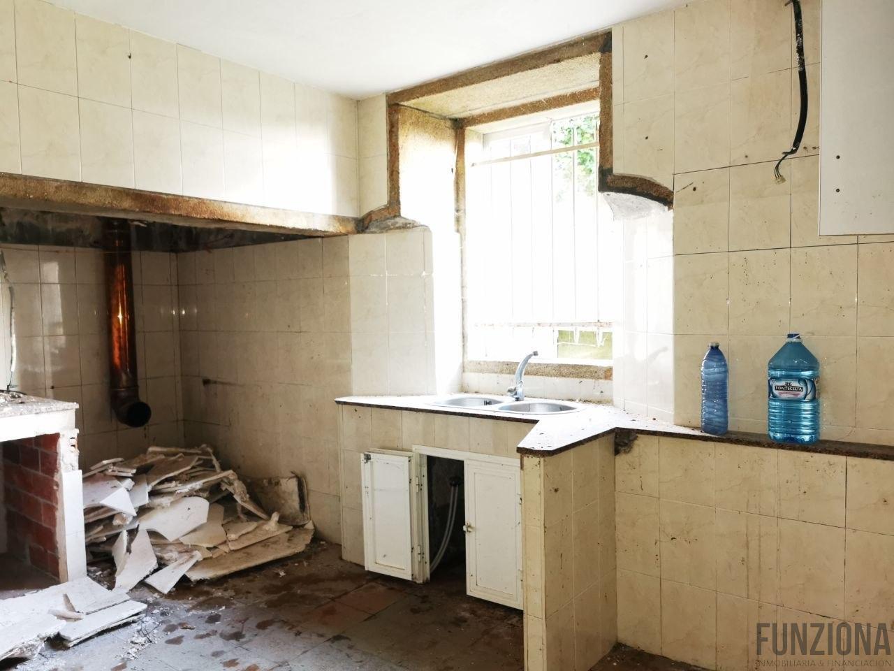 For sale of house in Moraña