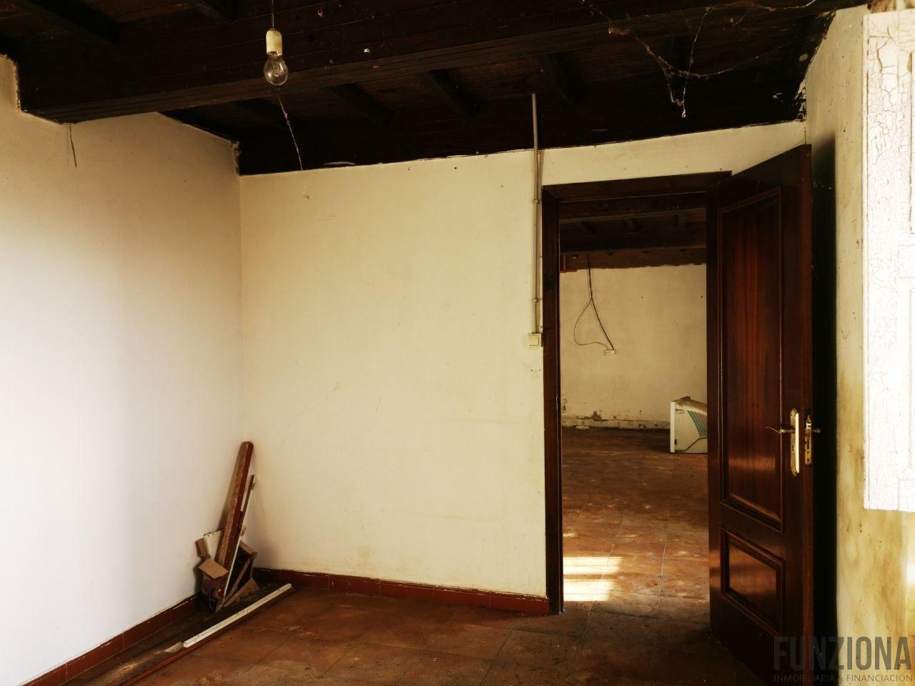 For sale of house in Moraña