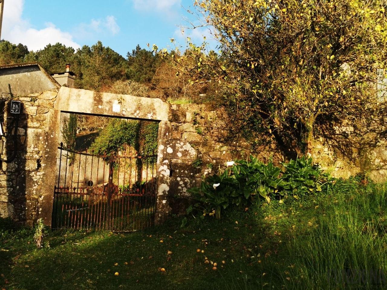 For sale of house in Moraña