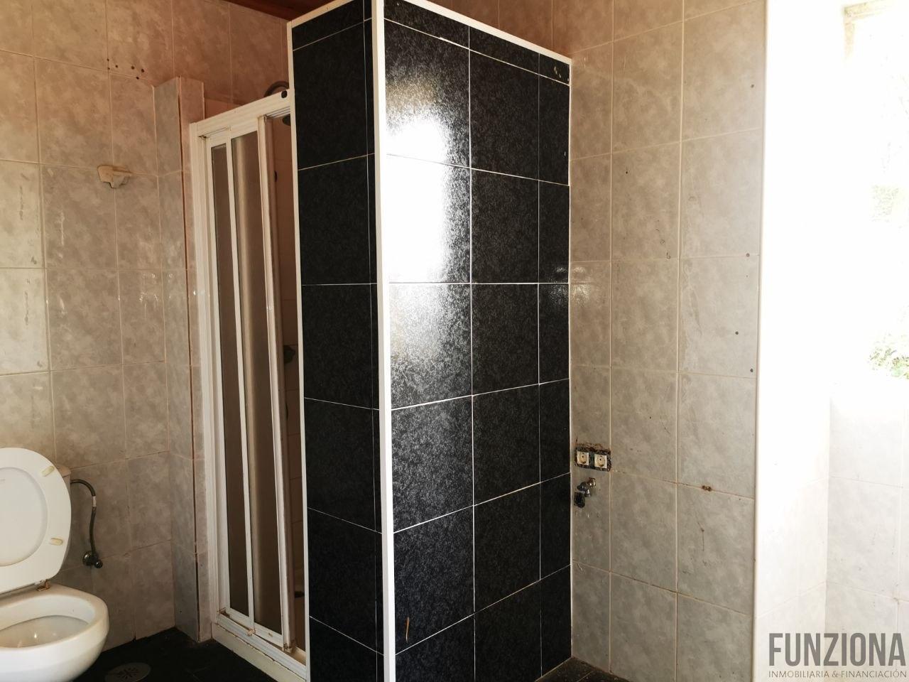 For sale of house in Moraña