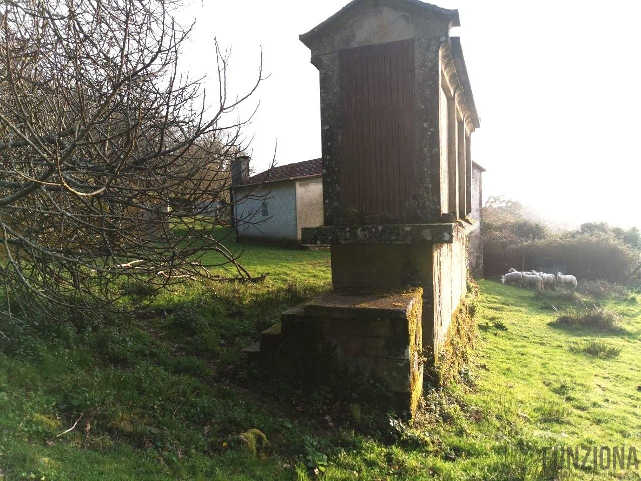 For sale of house in Moraña