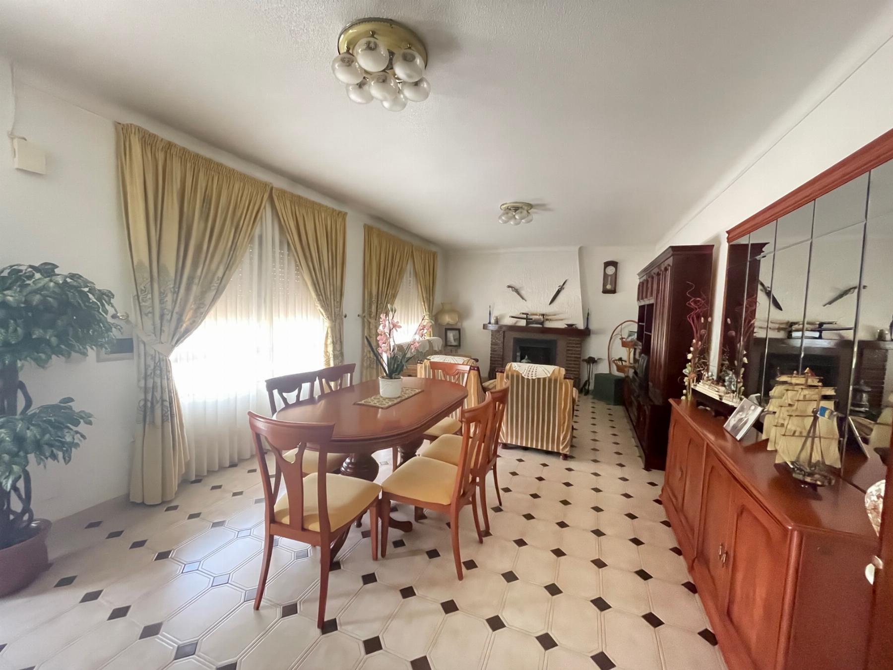 For sale of chalet in Lorca