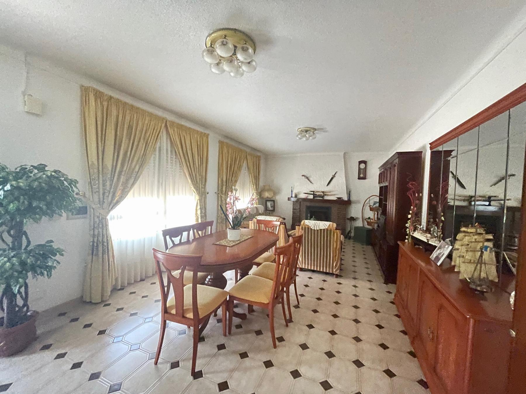 For sale of chalet in Lorca