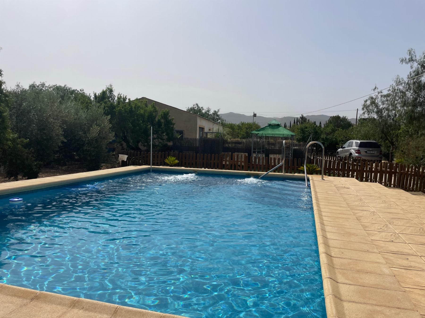 Zu verkaufen von chalet in
 Lorca