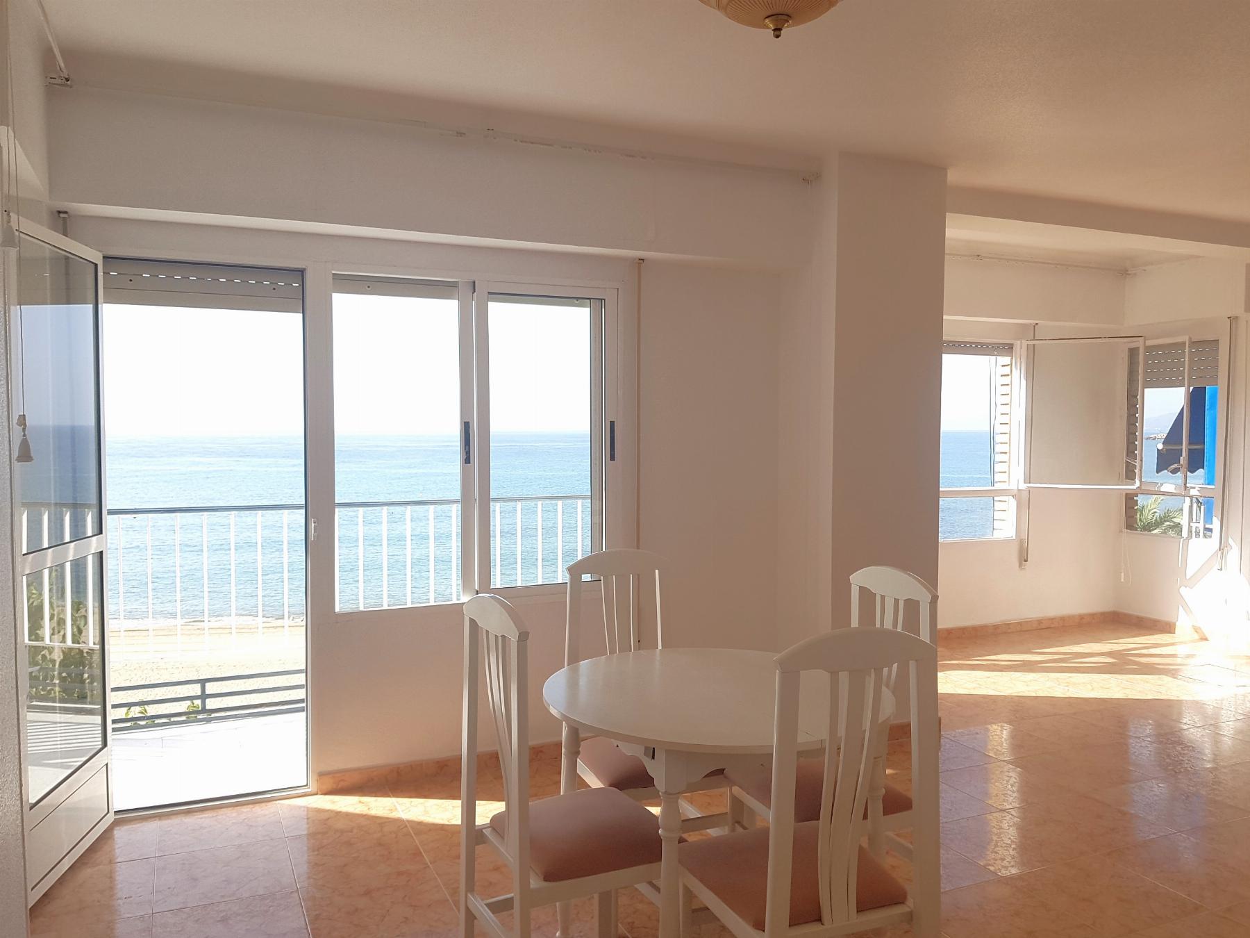 For sale of flat in Águilas