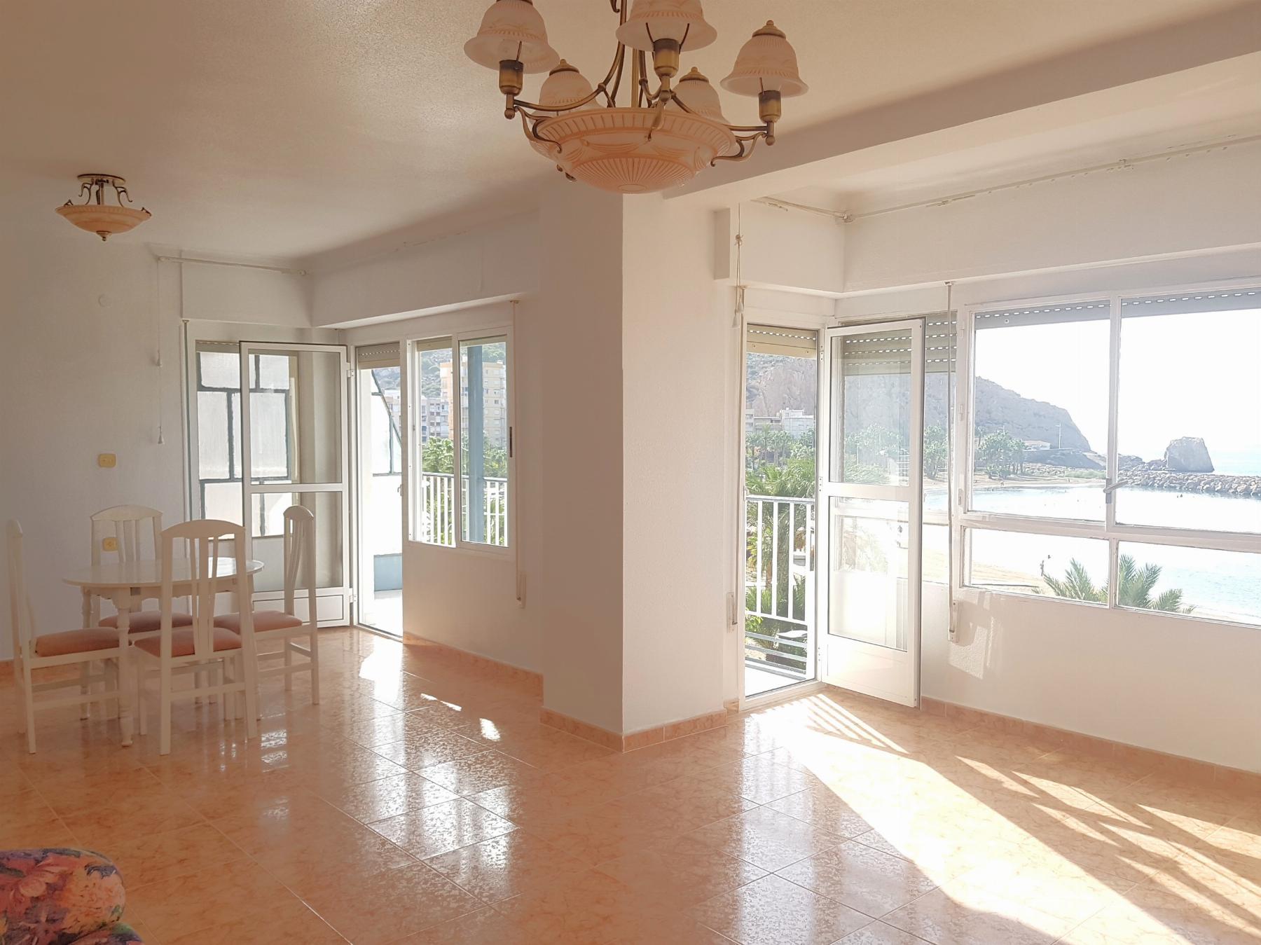 For sale of flat in Águilas