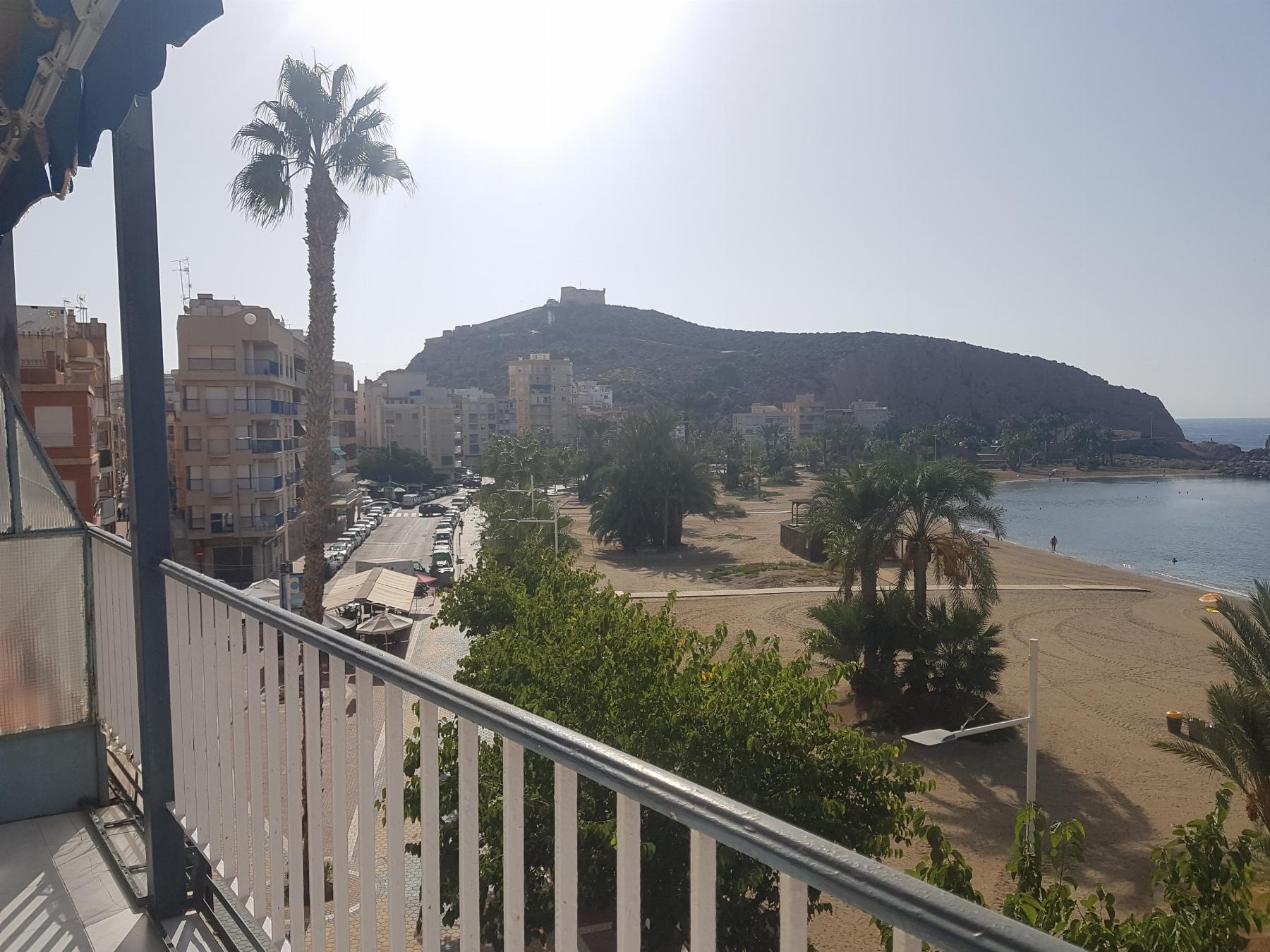 For sale of flat in Águilas