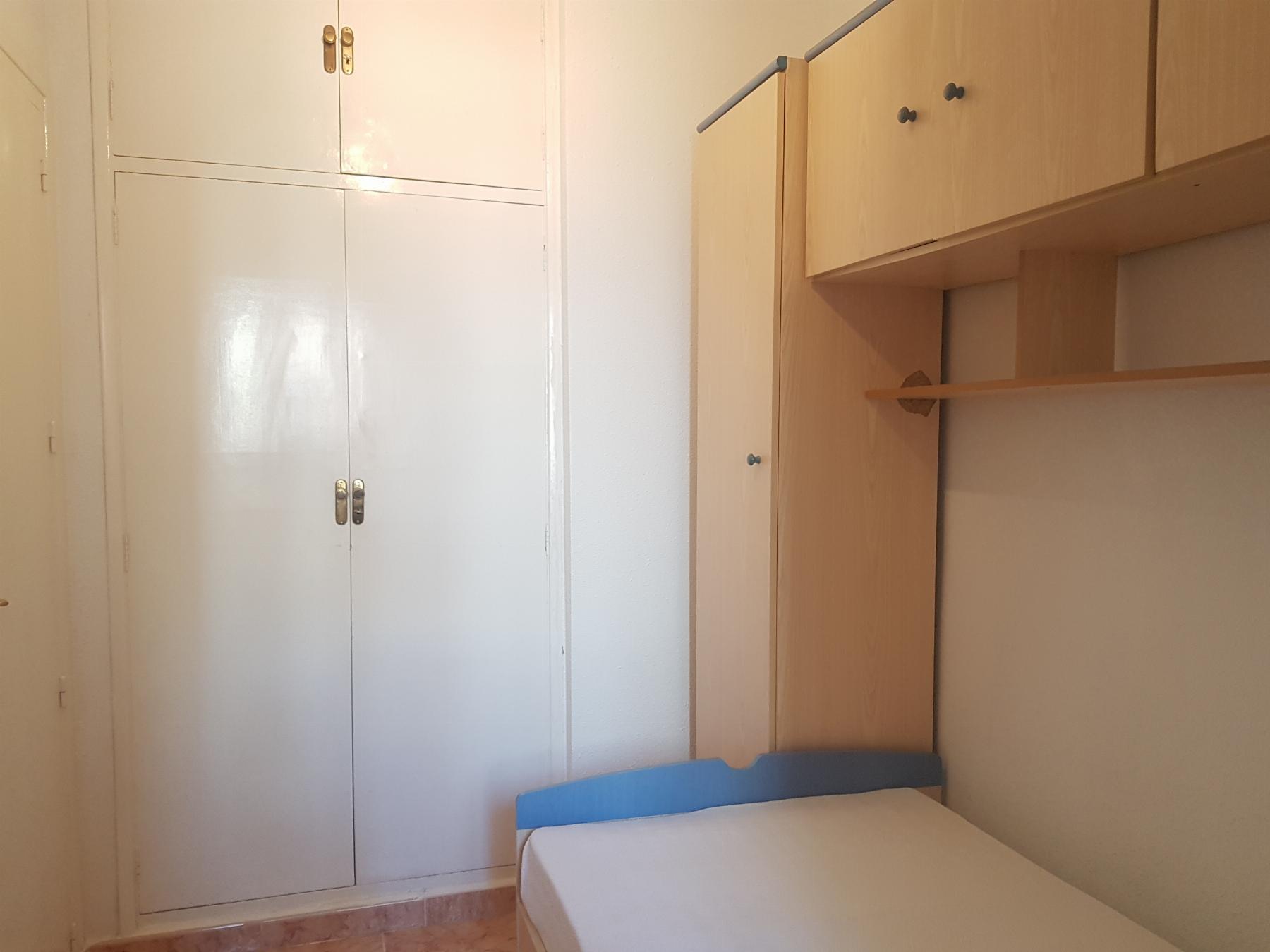 For sale of flat in Águilas