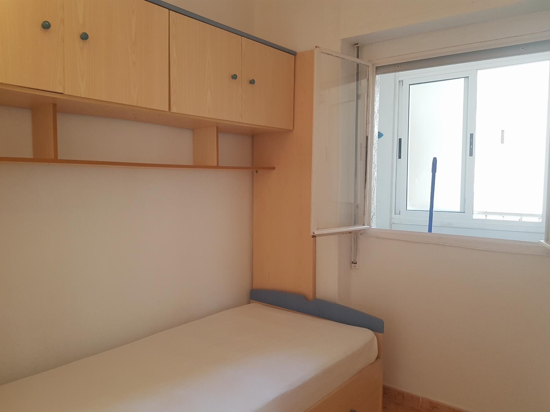 For sale of flat in Águilas