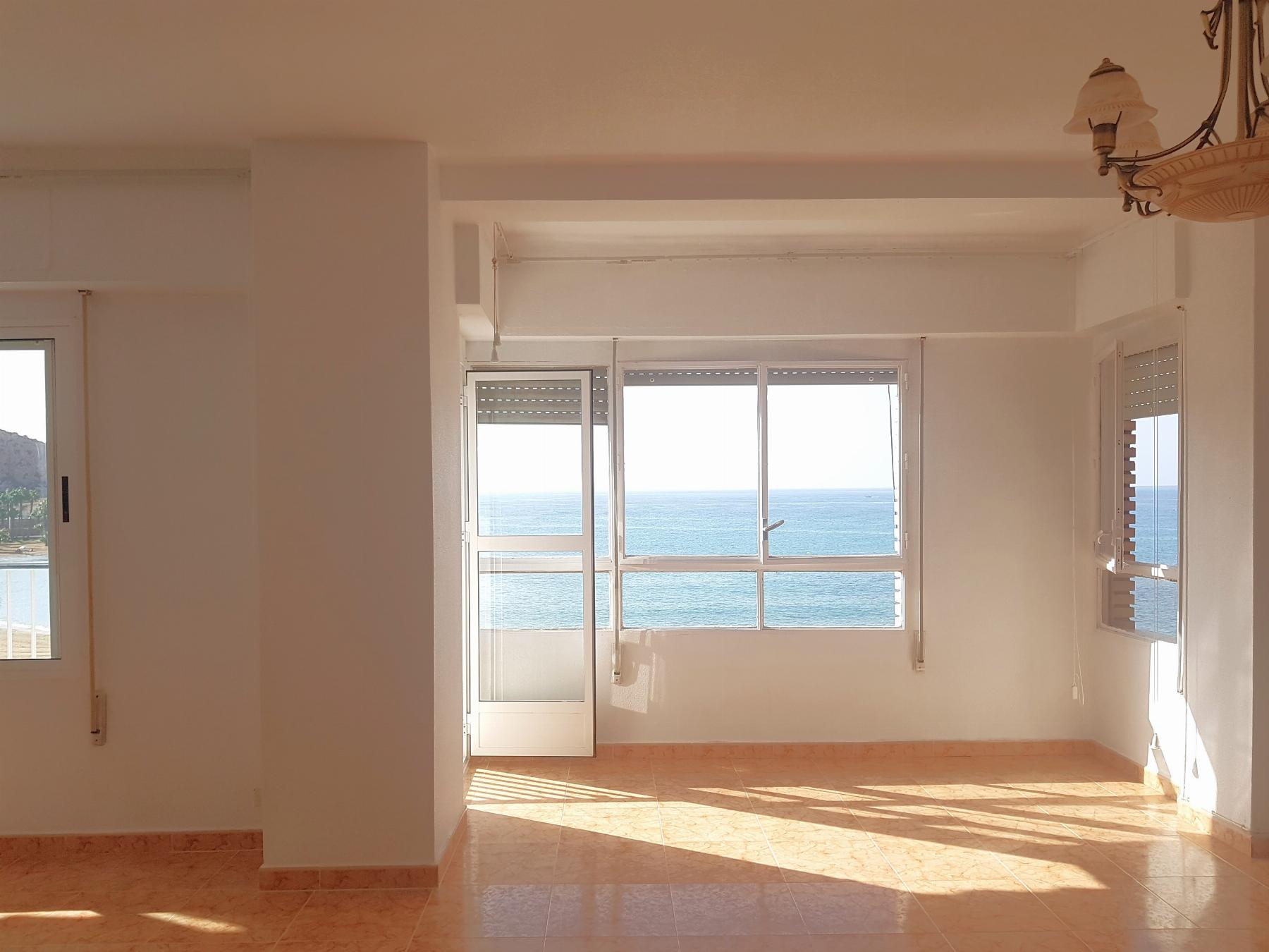 For sale of flat in Águilas