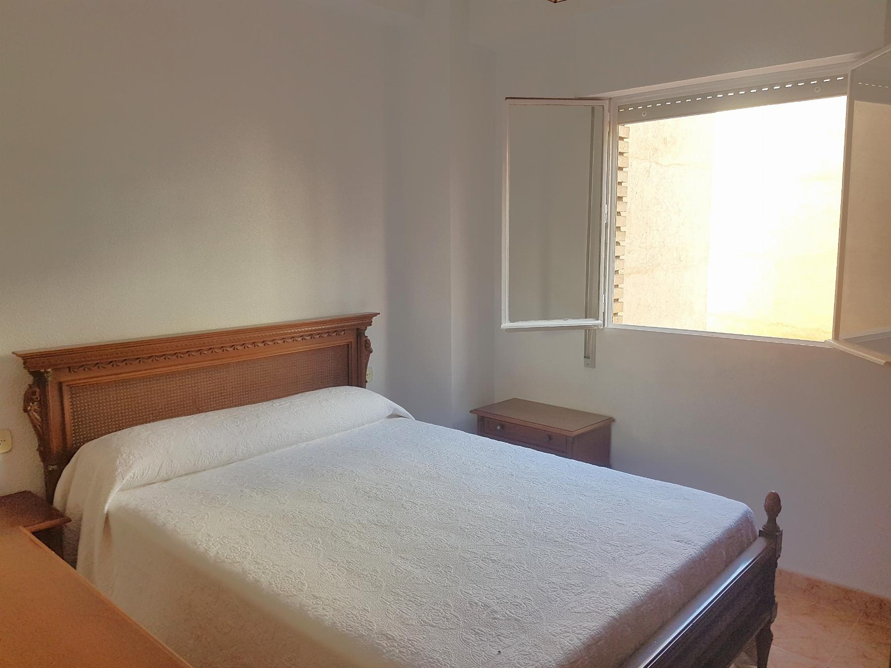 For sale of flat in Águilas