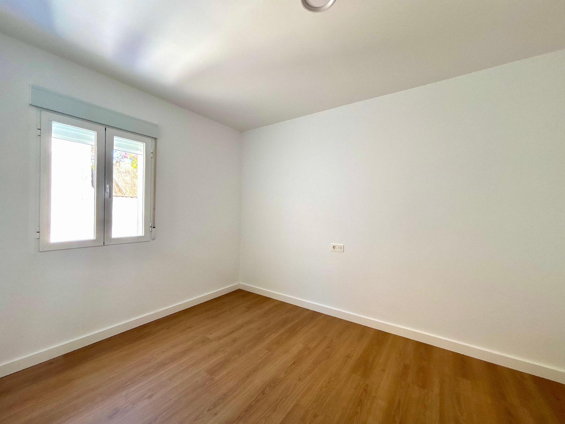 For sale of flat in Águilas