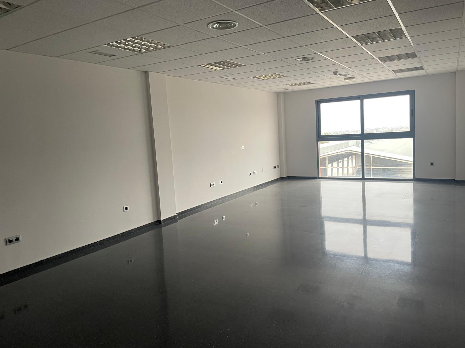 Miete von büro in
 Lorca