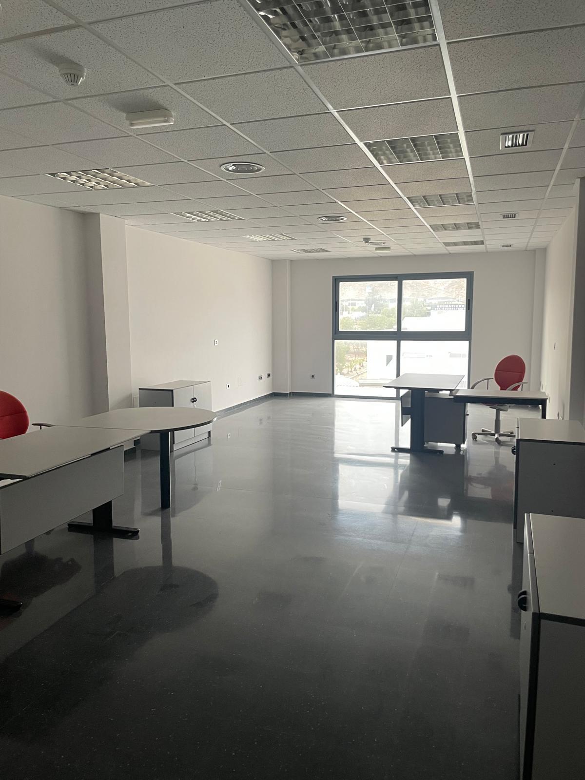 Miete von büro in
 Lorca