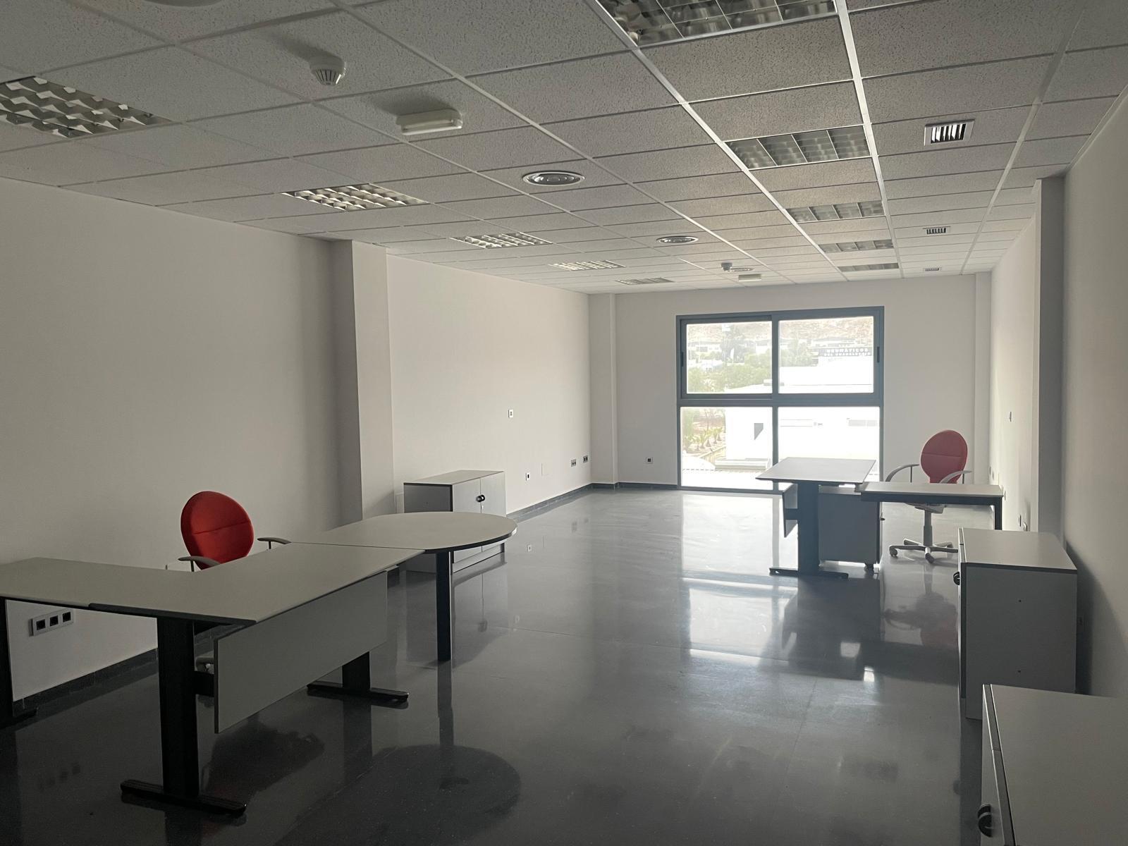 Miete von büro in
 Lorca