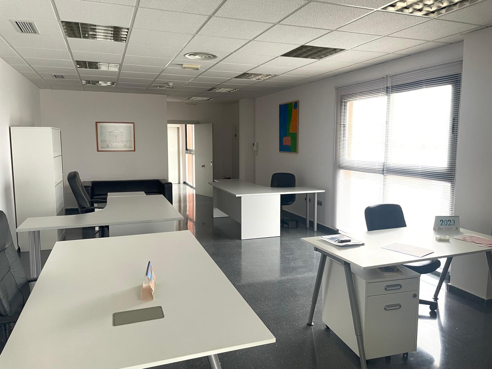 Miete von büro in
 Lorca
