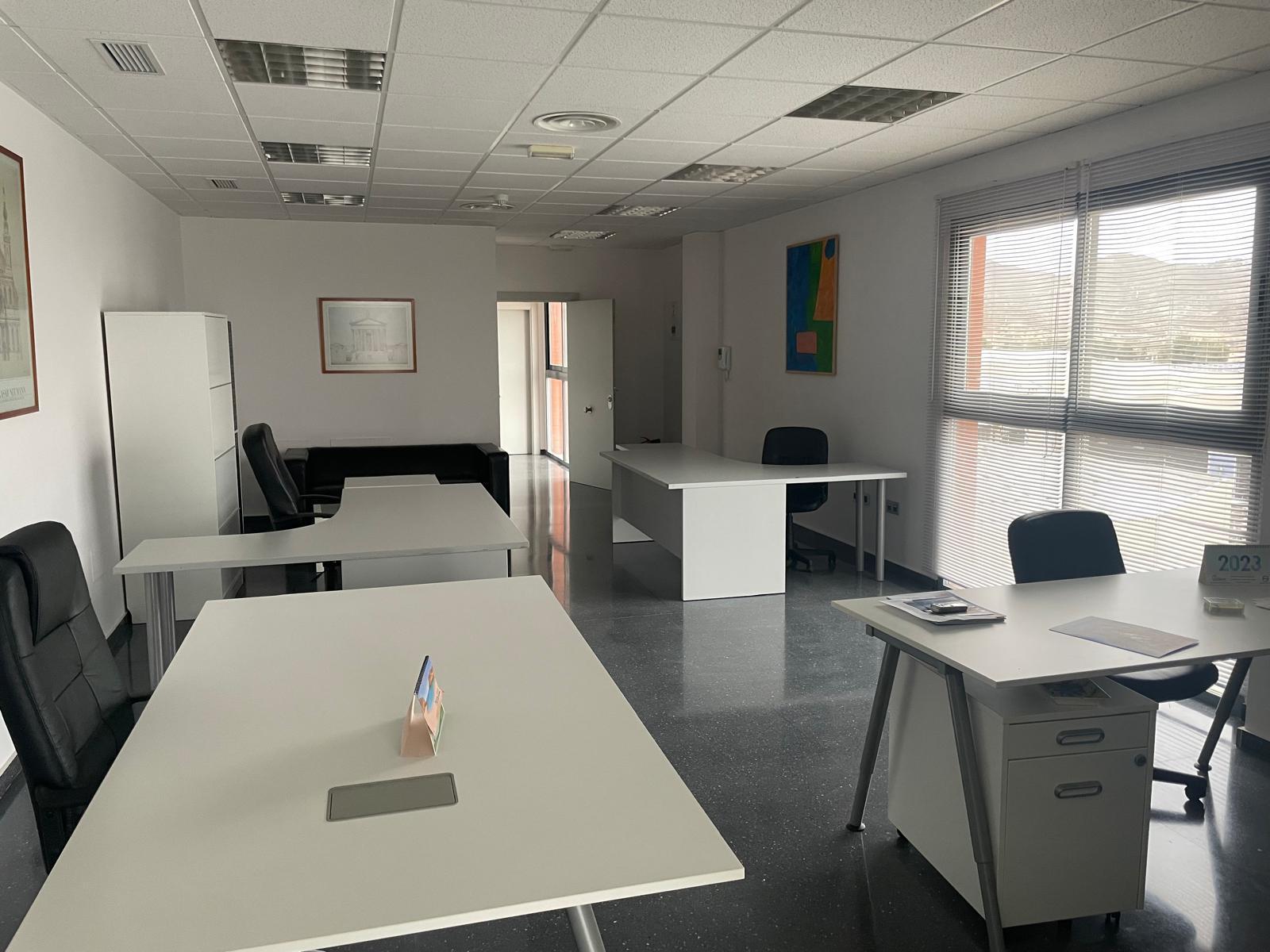 Miete von büro in
 Lorca
