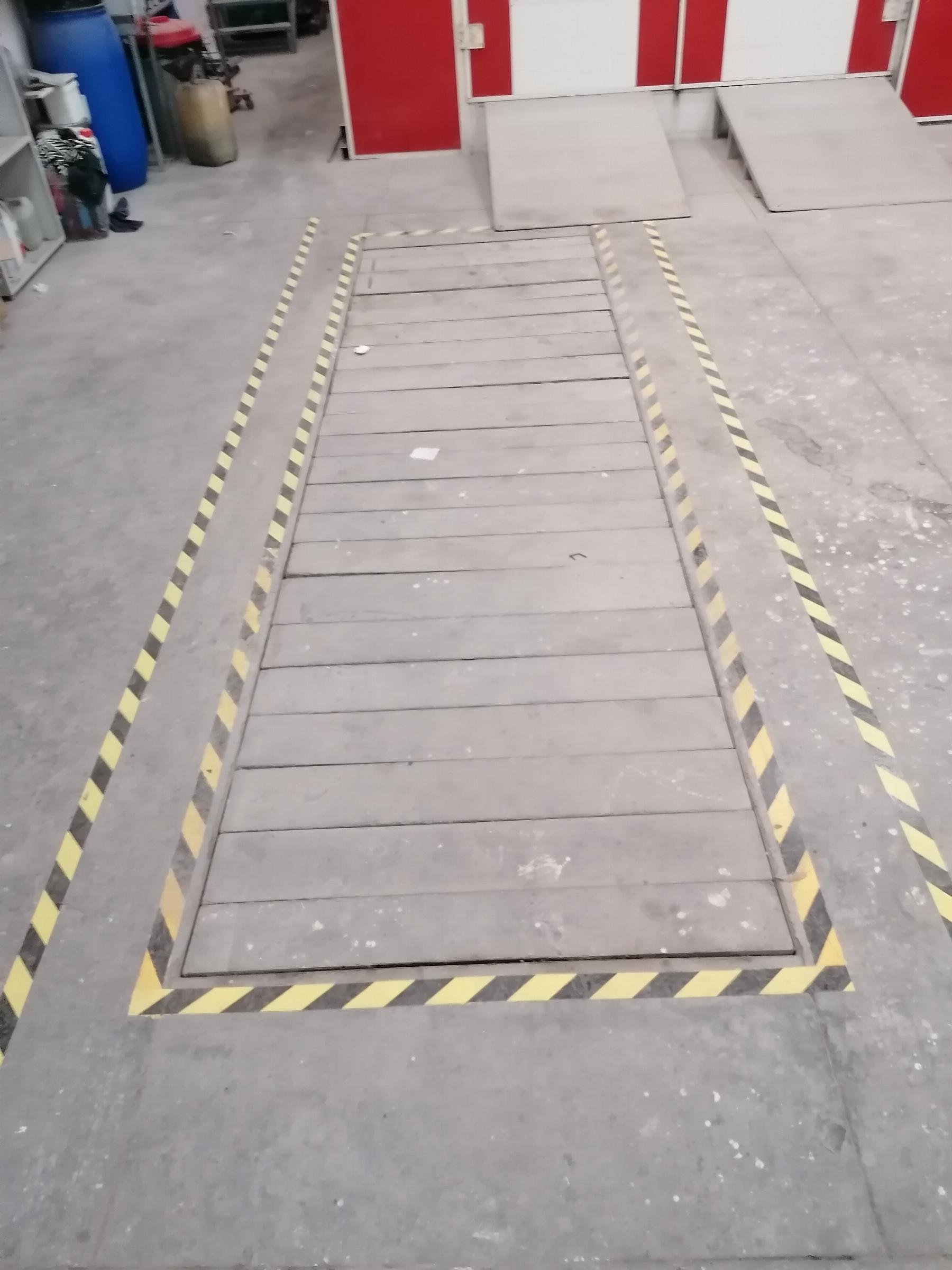 Zu verkaufen von gewerbehalle in
 Lorca
