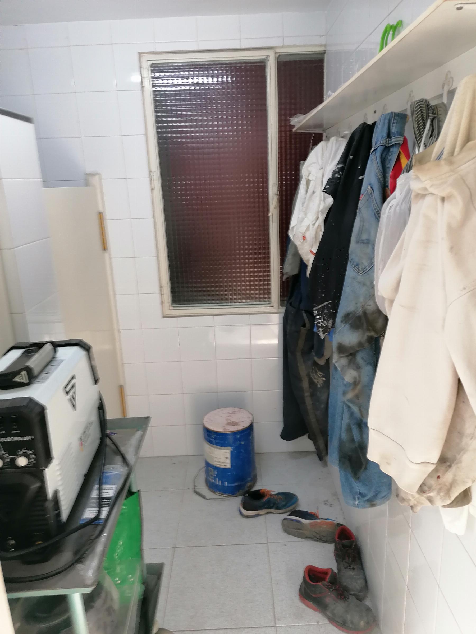 Zu verkaufen von gewerbehalle in
 Lorca