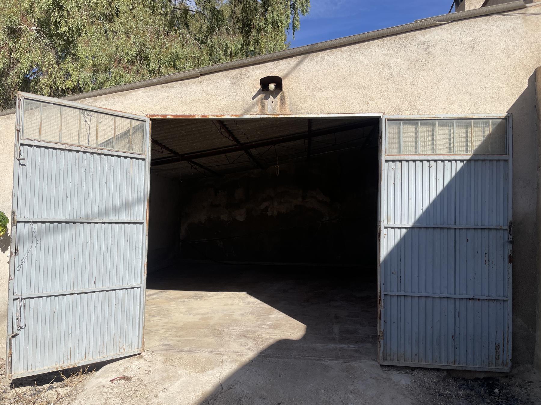 For sale of warehouse in Lorca