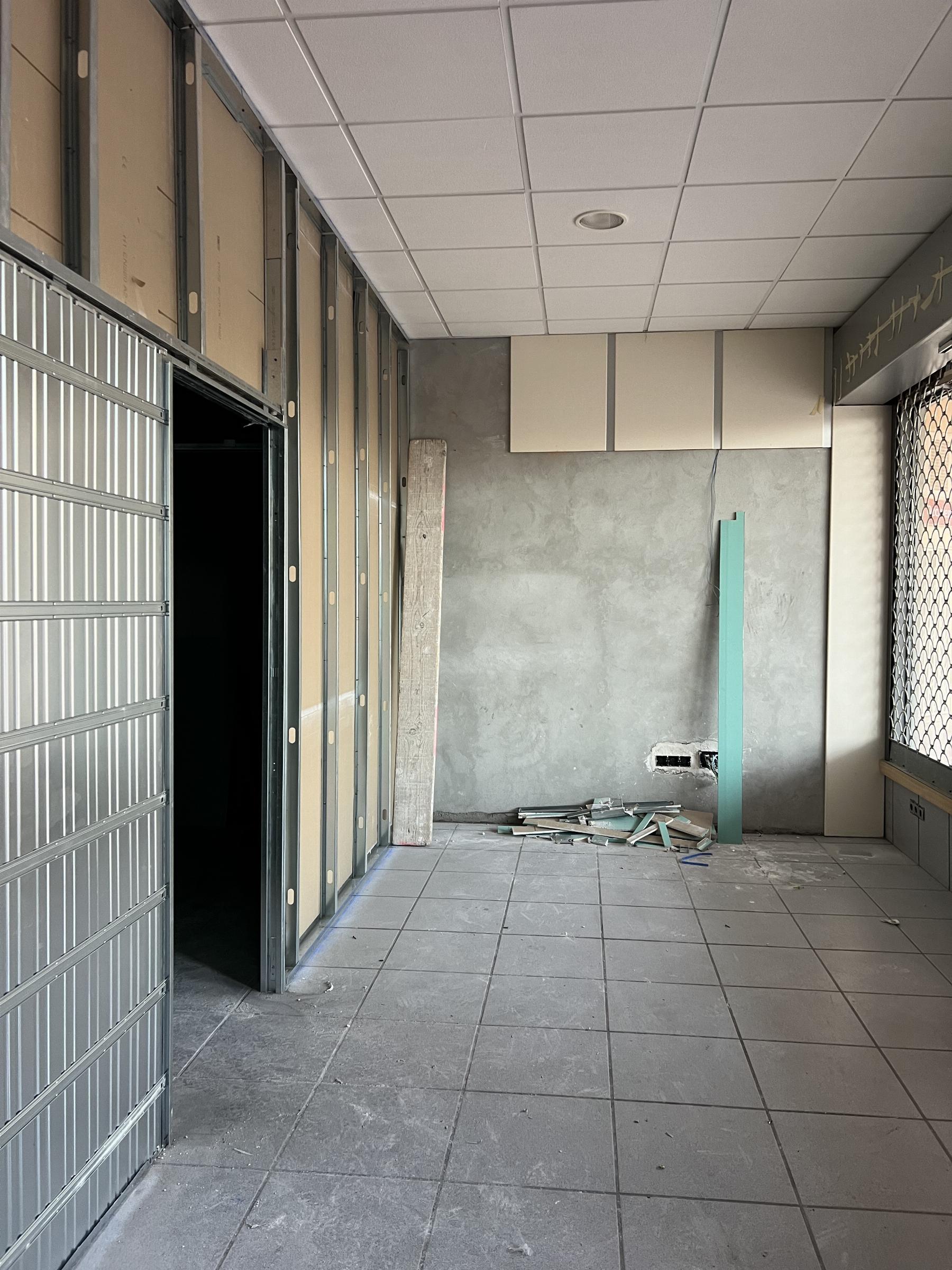 For sale of premises in Lorca