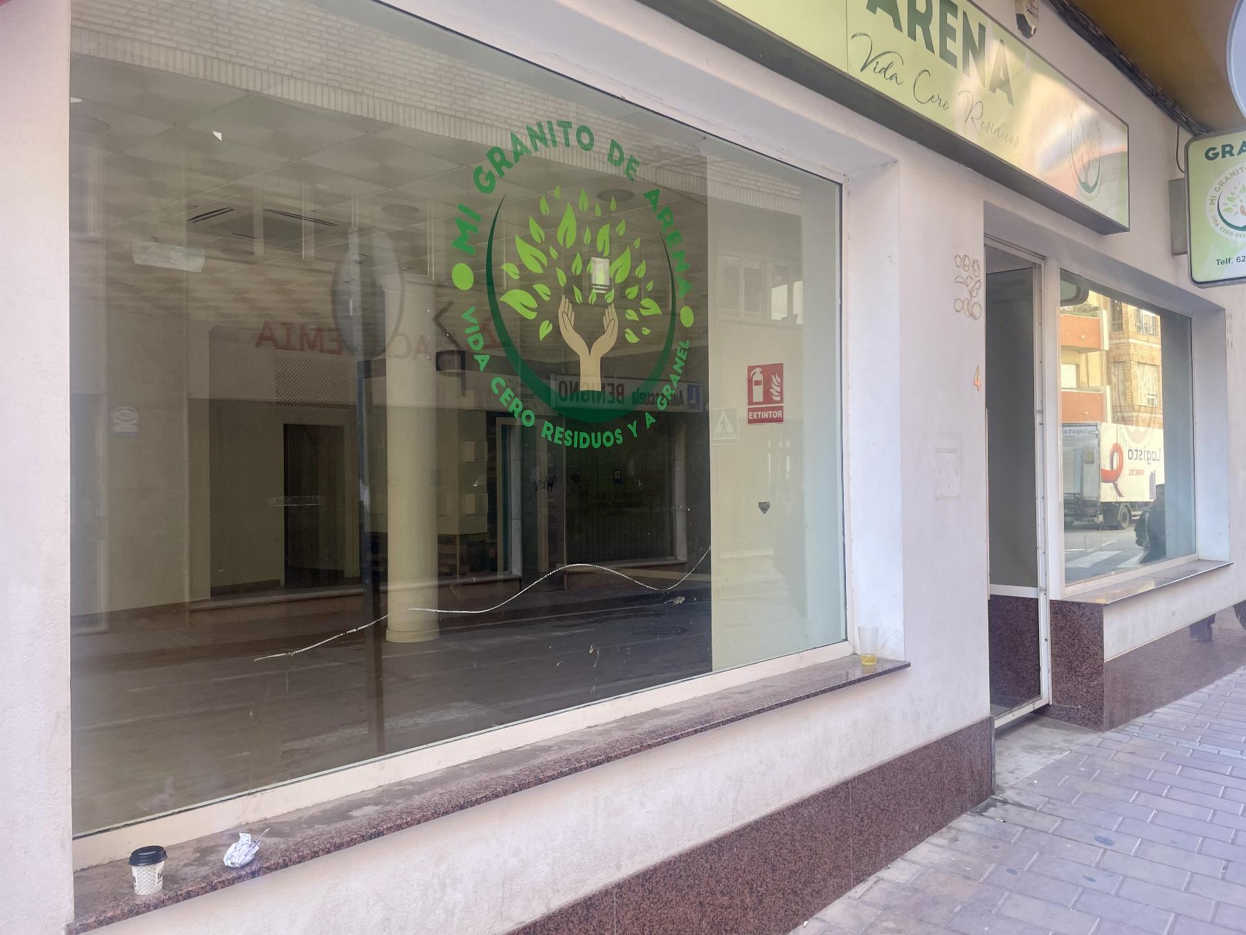 For sale of premises in Lorca