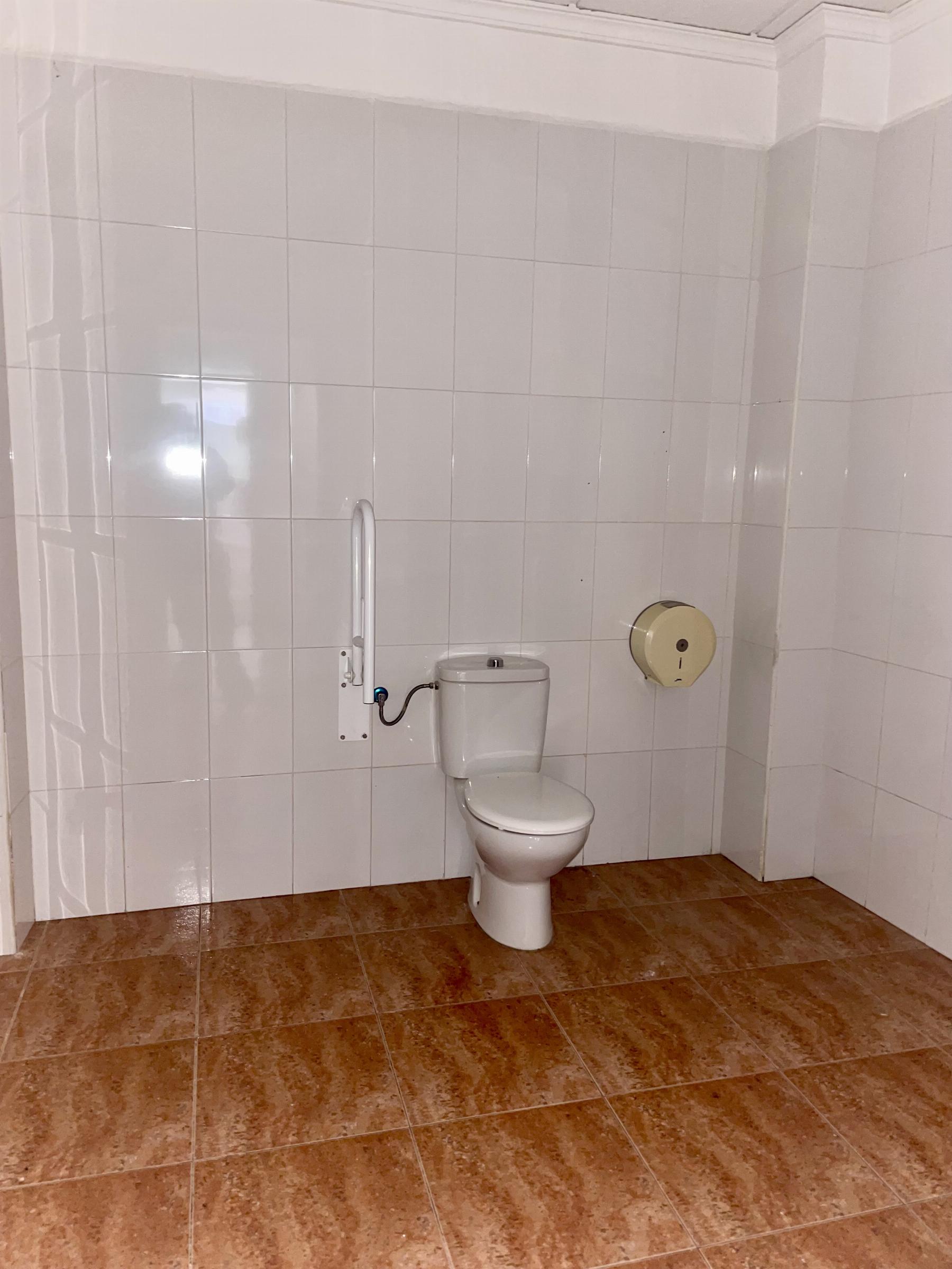 For sale of premises in Lorca