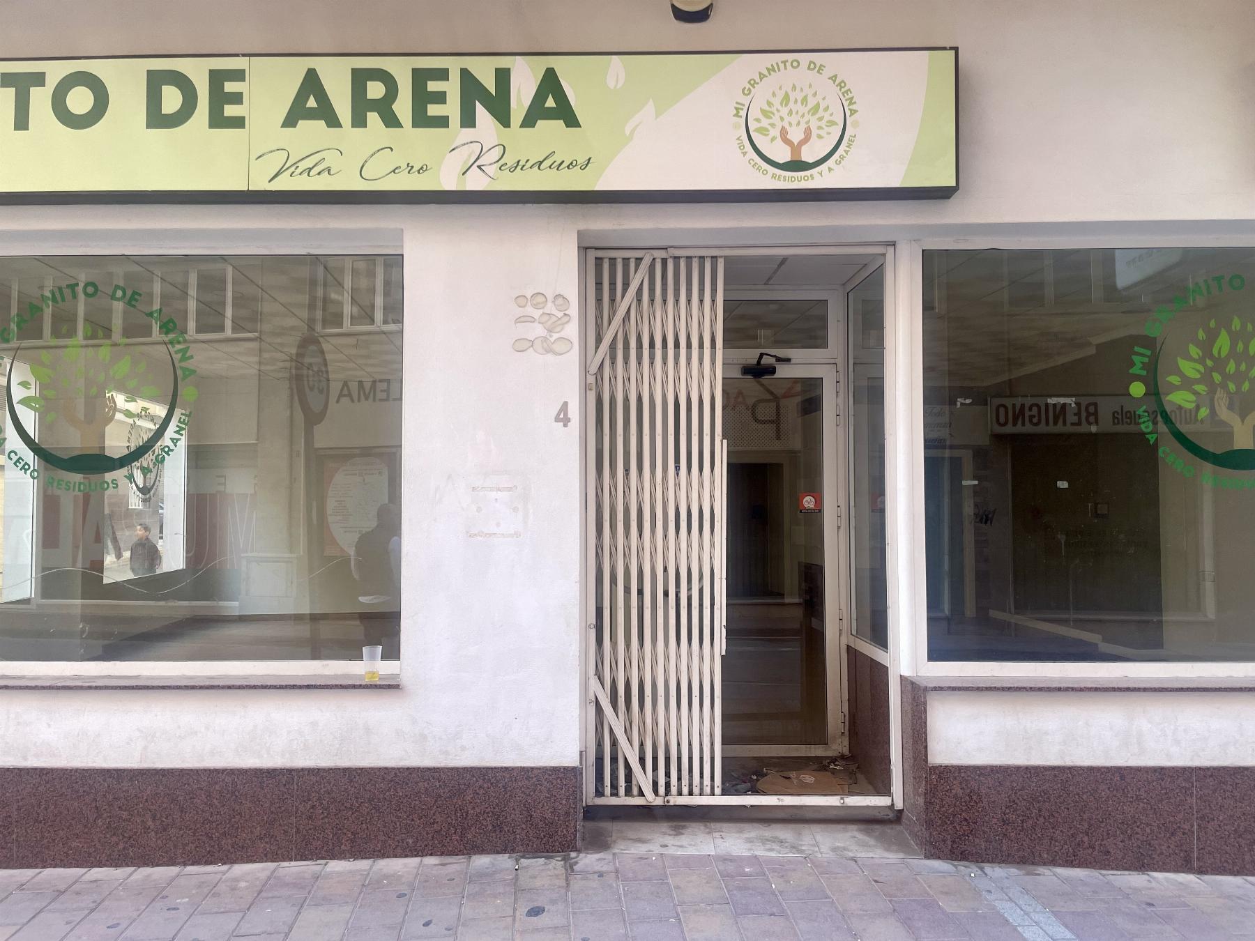 For sale of premises in Lorca