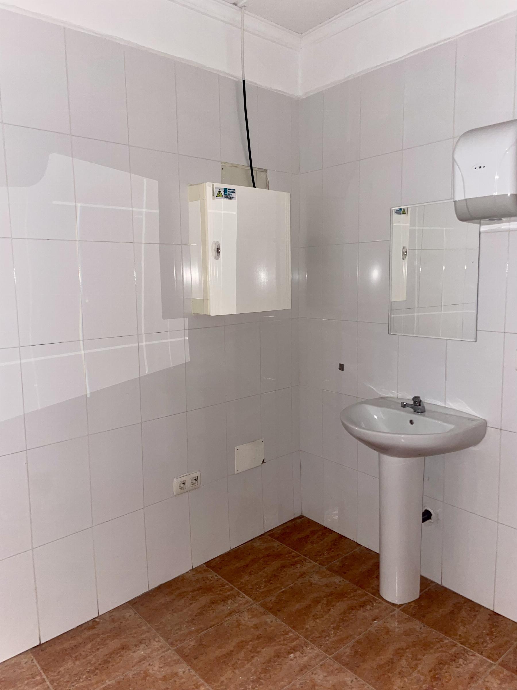 For sale of premises in Lorca