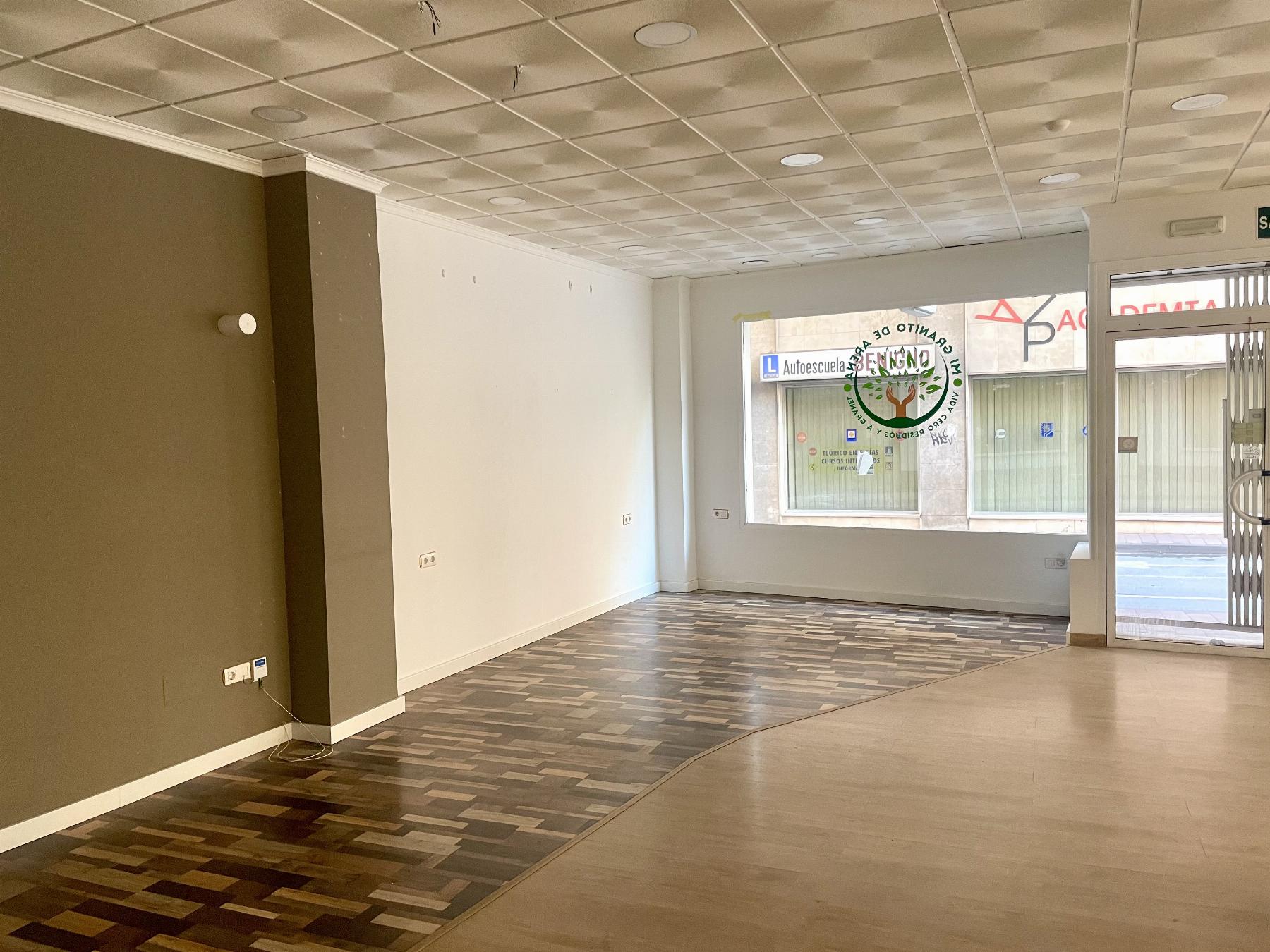 For sale of premises in Lorca