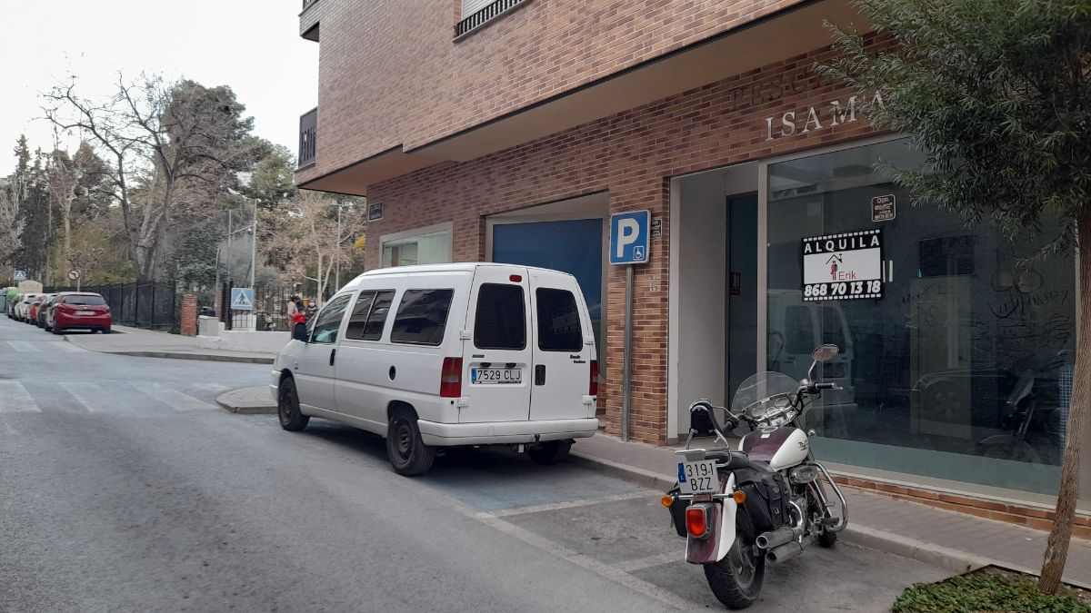 For rent of commercial in Lorca