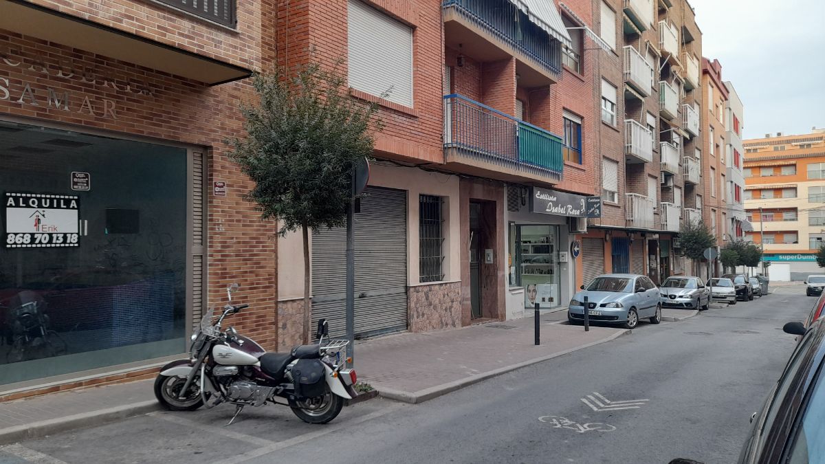 For rent of commercial in Lorca