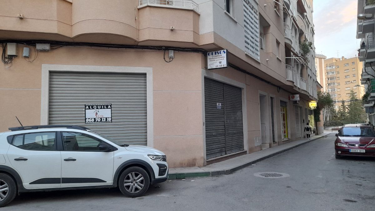 For rent of commercial in Lorca