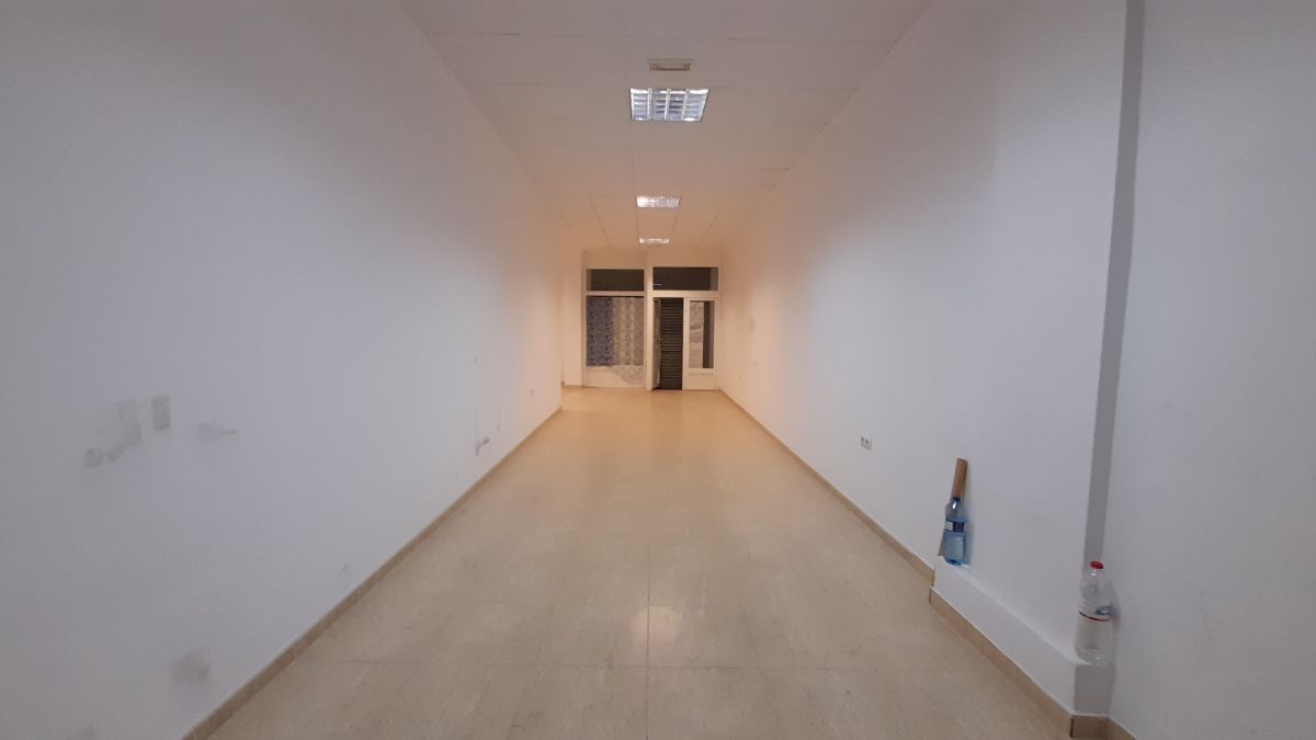 For rent of commercial in Lorca