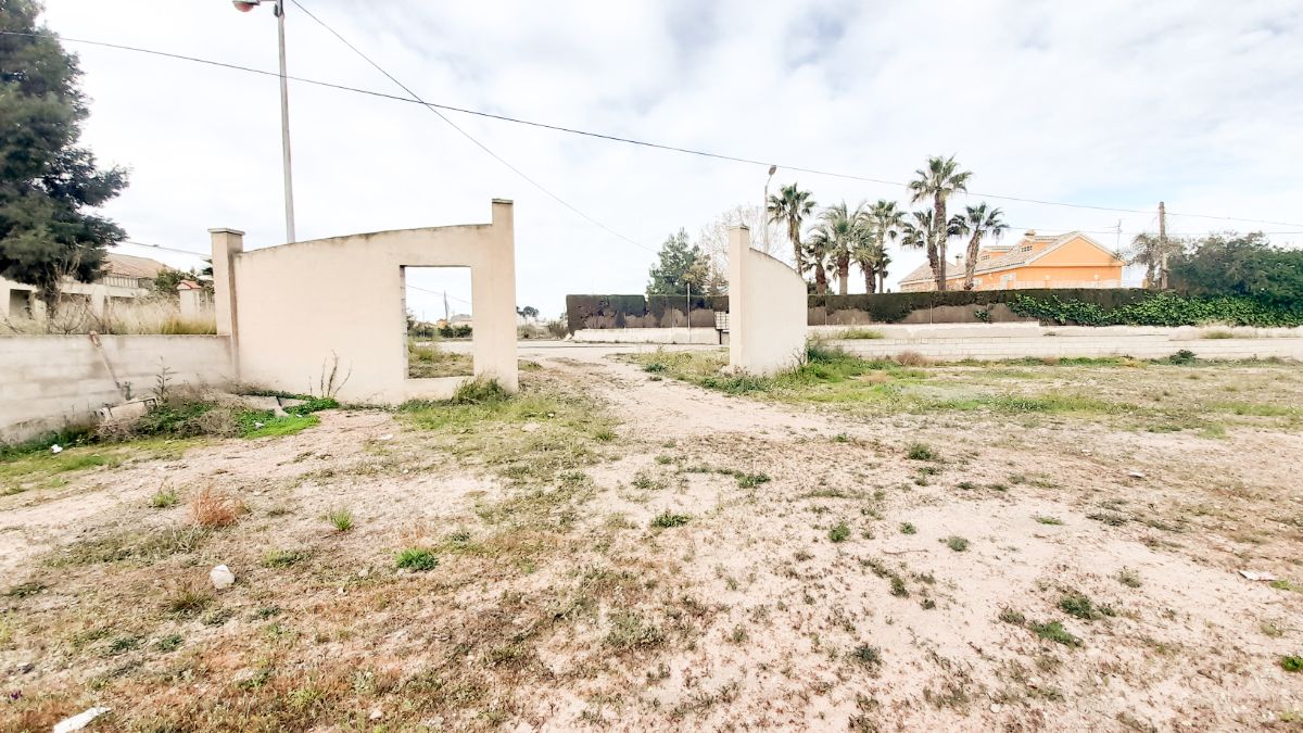 For sale of land in Lorca