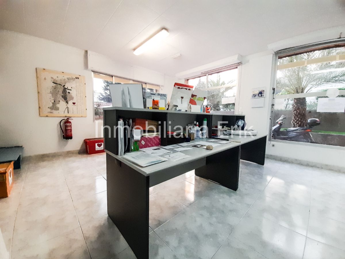 For sale of commercial in Lorca