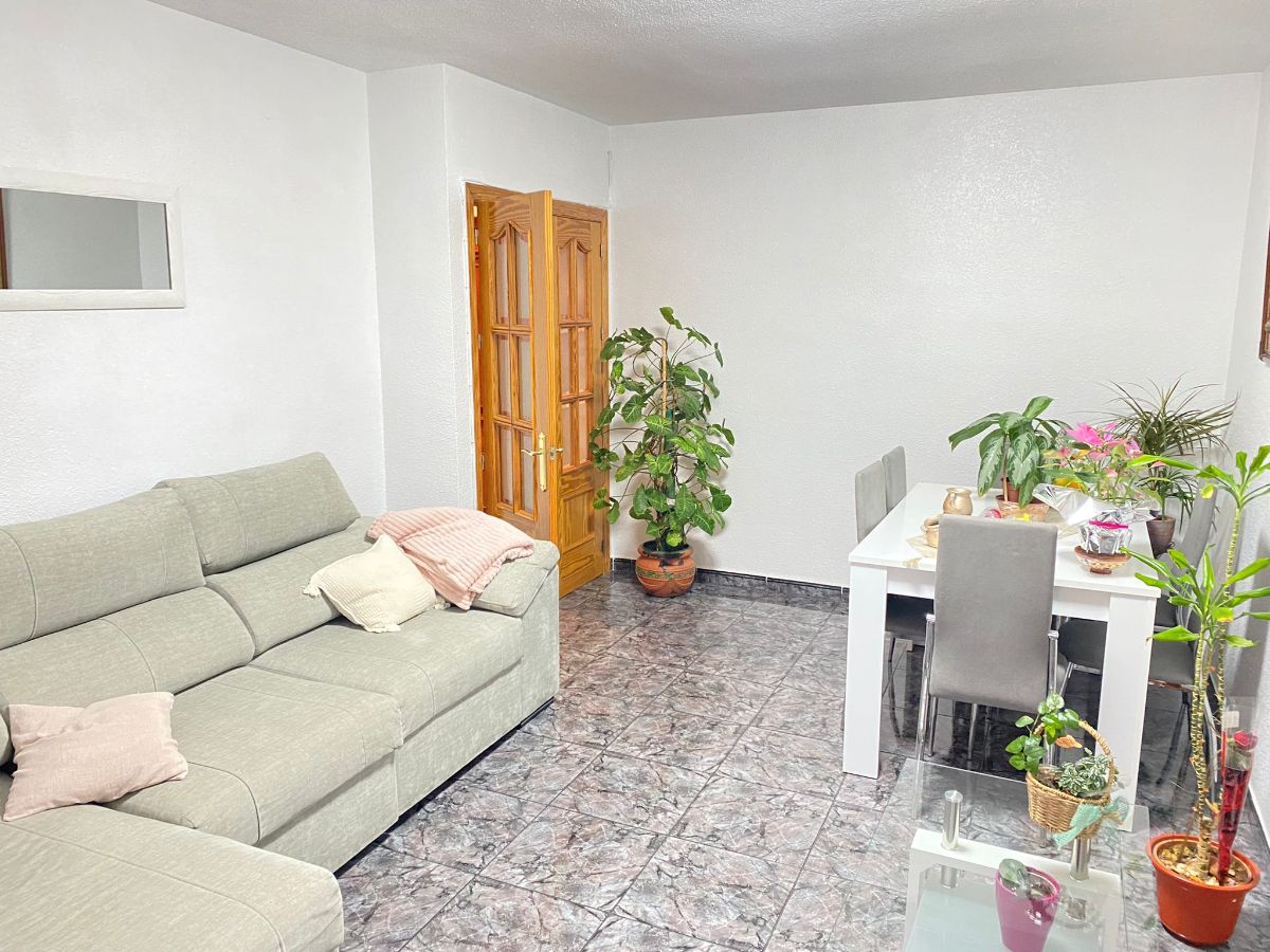 For sale of flat in Águilas