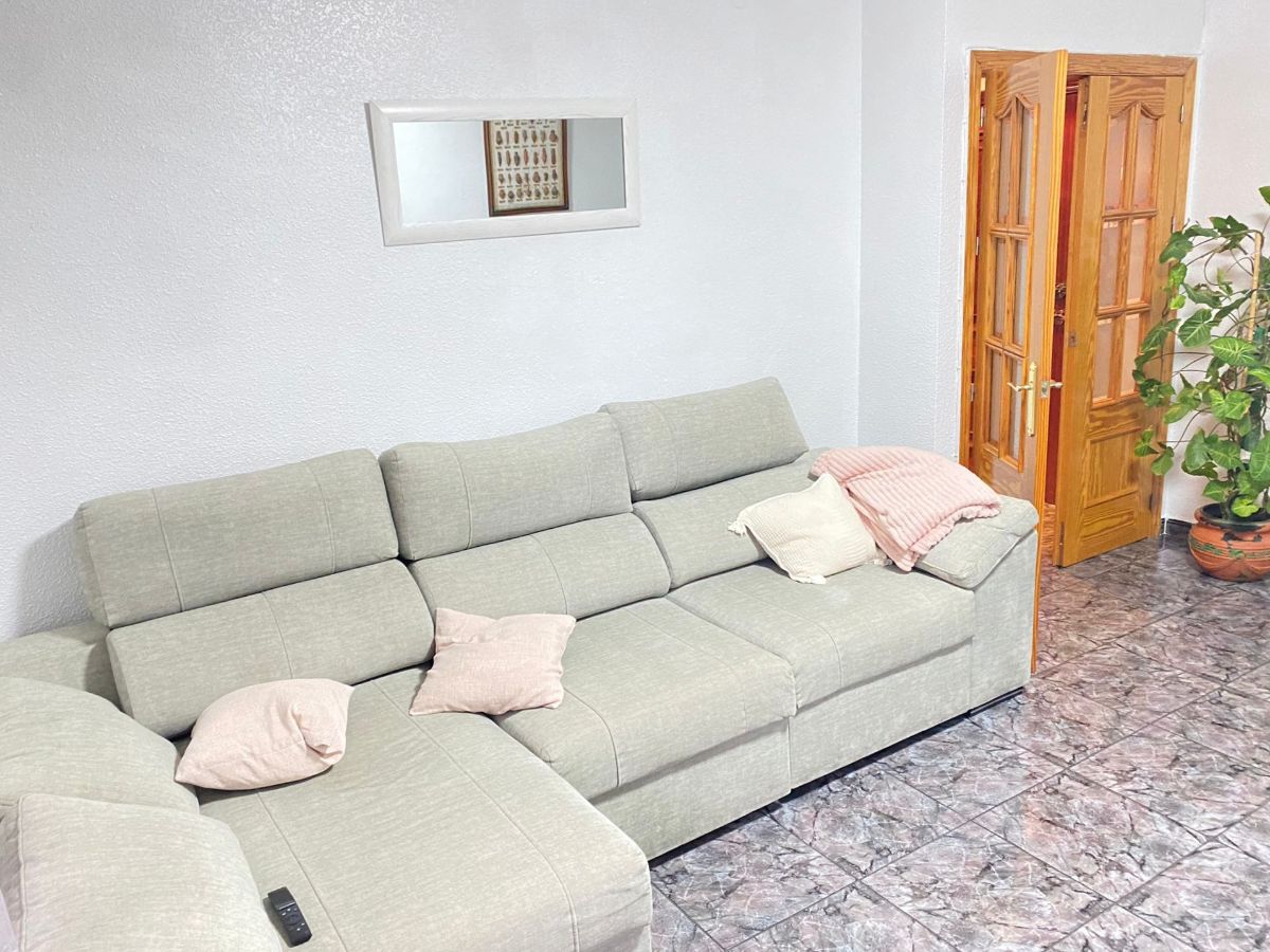 For sale of flat in Águilas