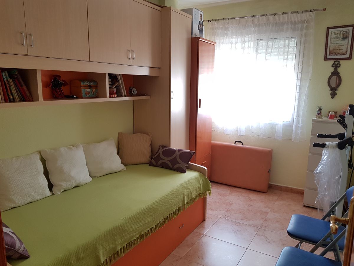 For sale of flat in Águilas